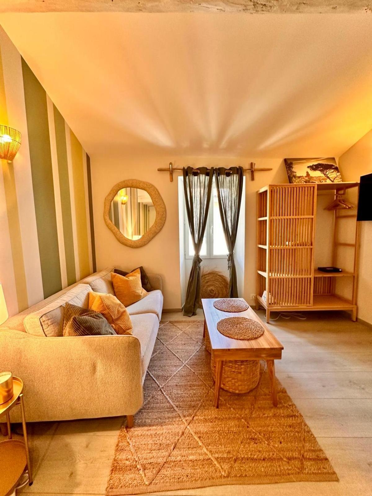 Cozy Studio Le Cedre, Port De Saint Tropez ภายนอก รูปภาพ